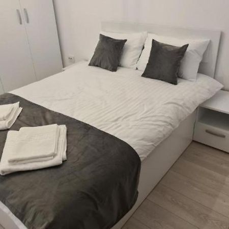 Lux Apartament Bacău Eksteriør bilde