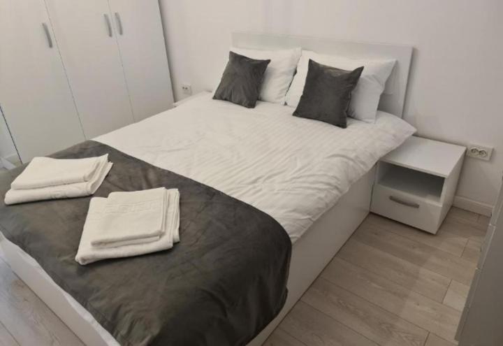 Lux Apartament Bacău Eksteriør bilde