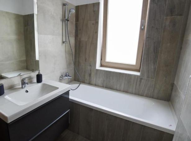 Lux Apartament Bacău Eksteriør bilde